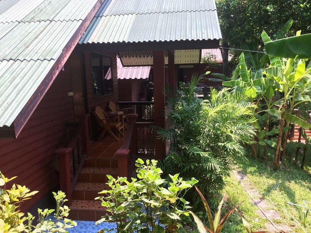 Ban Suan Klang Muang Resort 매홍손 외부 사진