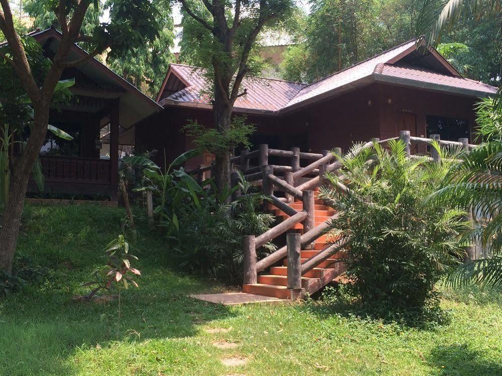 Ban Suan Klang Muang Resort 매홍손 외부 사진
